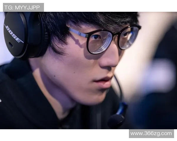 青春激荡操作狂潮席卷赛场老将无奈退场的英雄联盟新篇章